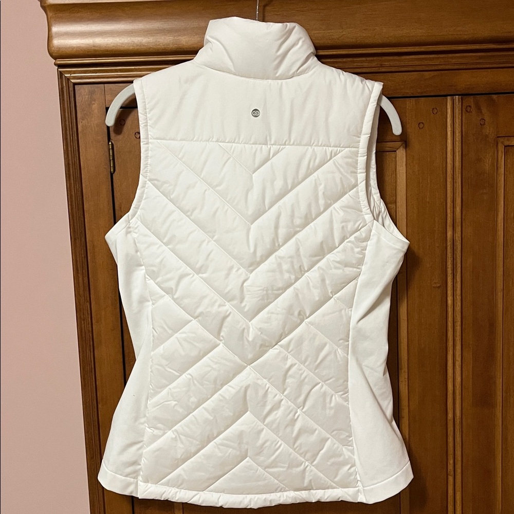 CALIA Women's White Quilted Stand-Collar Puffer Vest. Lightweight .NWT - Picture 2 of 3